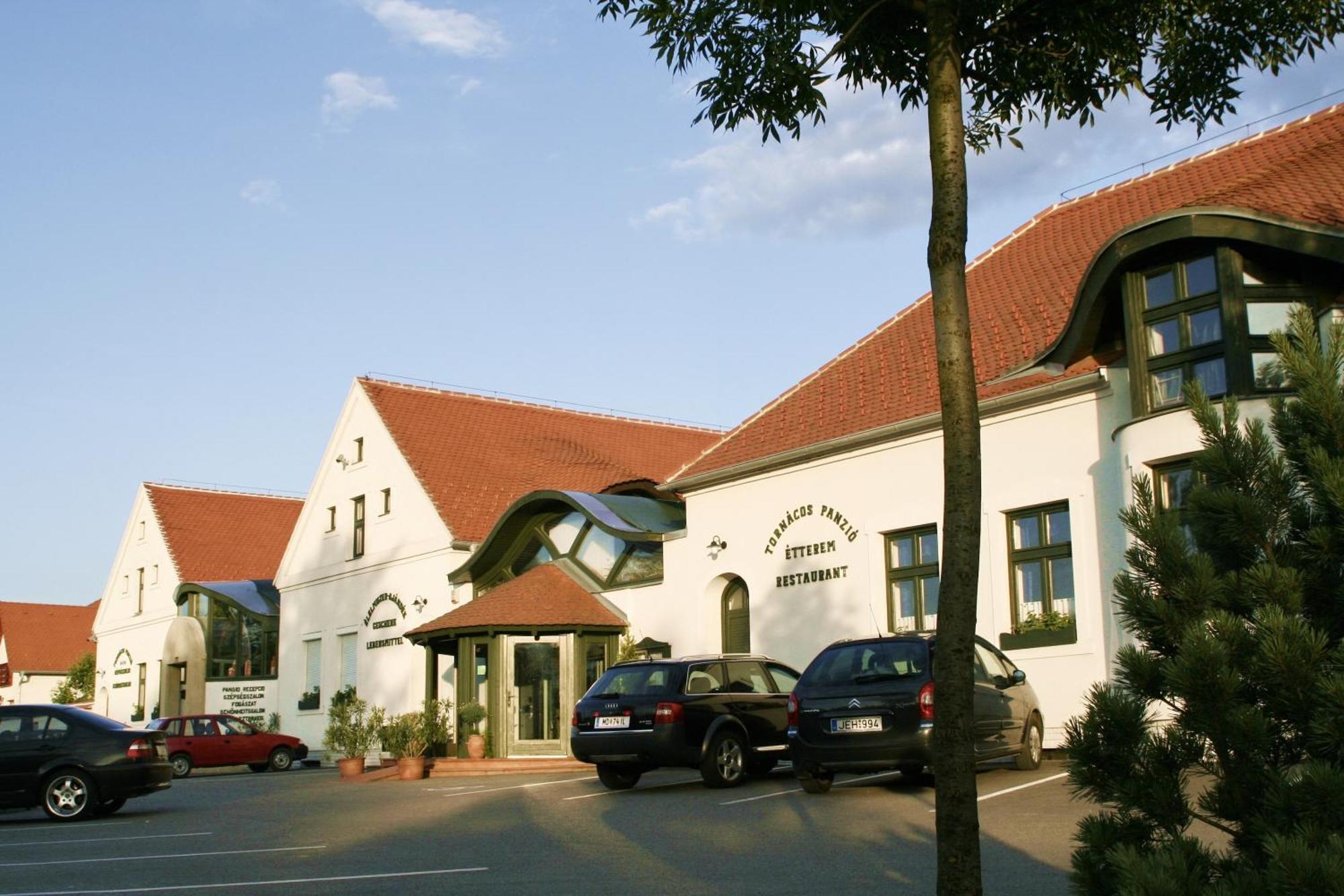 Tornacos Hotel - เฮจจ์คู ภายนอก รูปภาพ